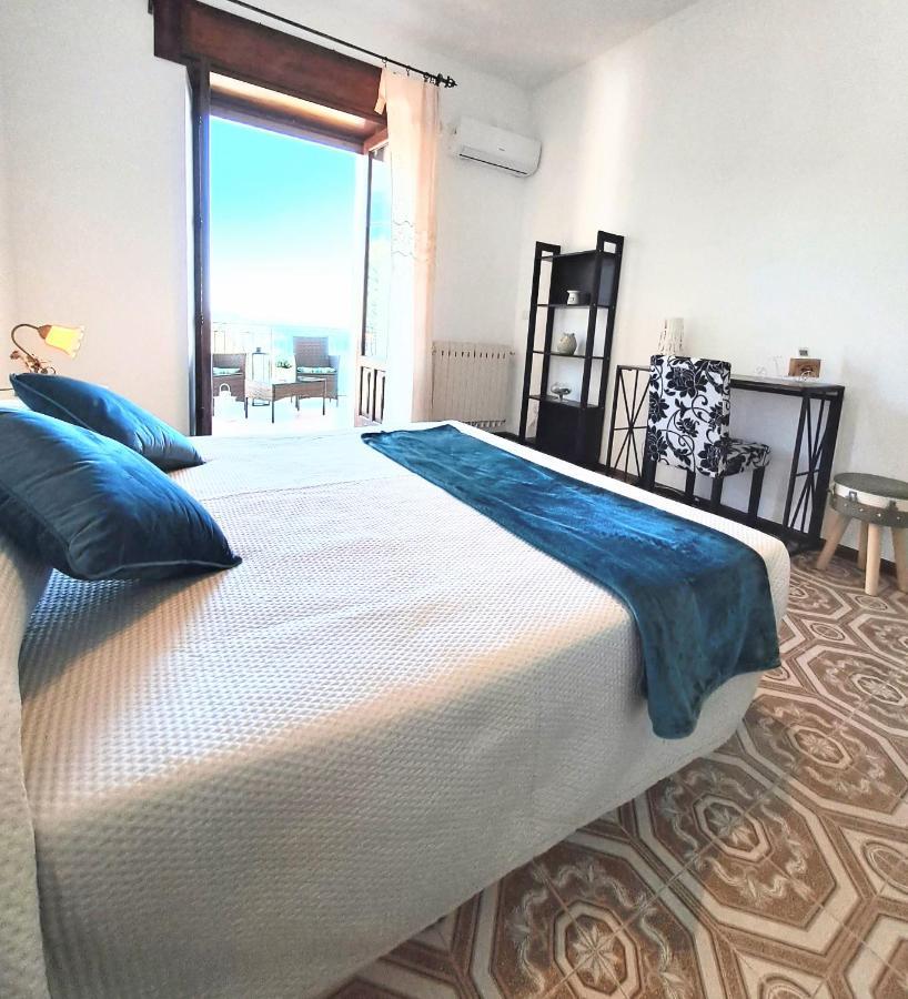 Tao Charming Apartment Таорміна Екстер'єр фото