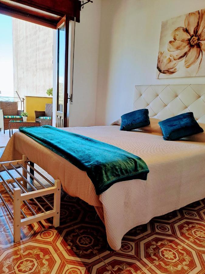Tao Charming Apartment Таорміна Екстер'єр фото