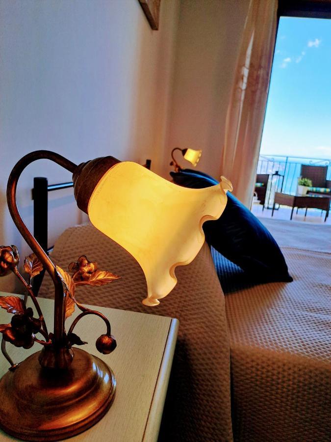 Tao Charming Apartment Таорміна Екстер'єр фото