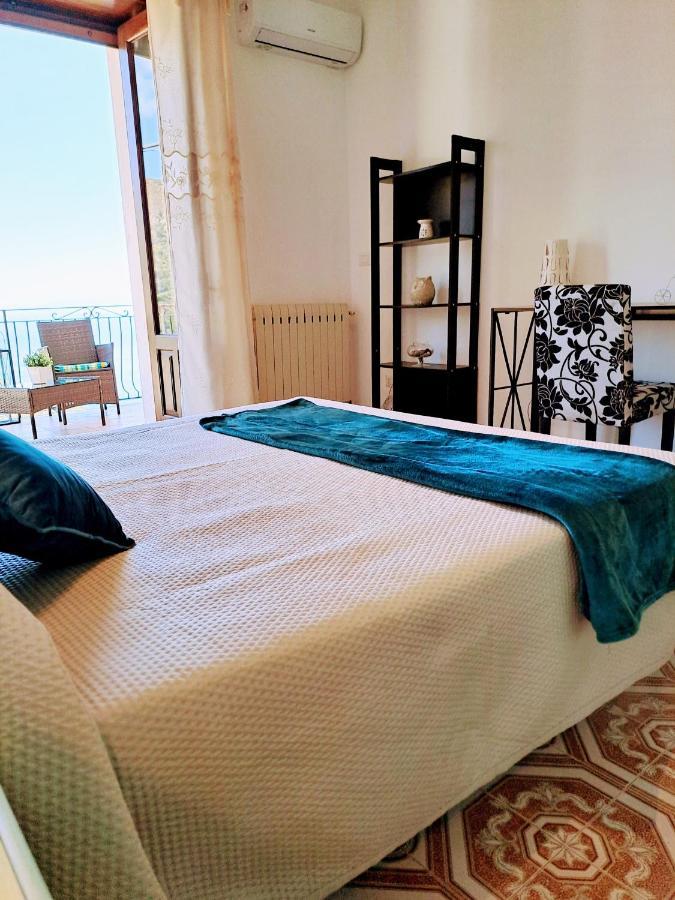 Tao Charming Apartment Таорміна Екстер'єр фото