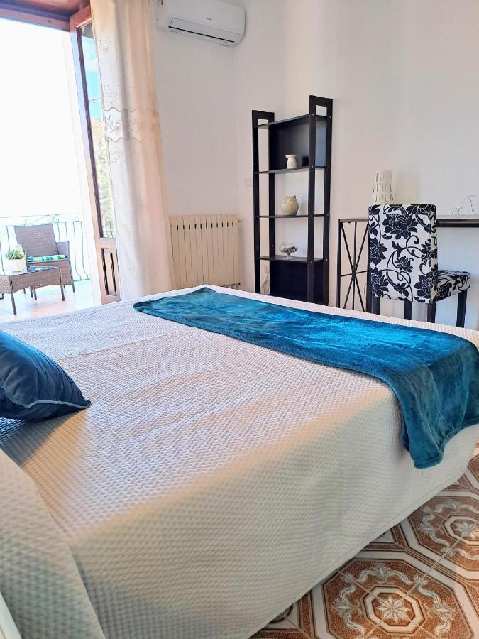 Tao Charming Apartment Таорміна Екстер'єр фото