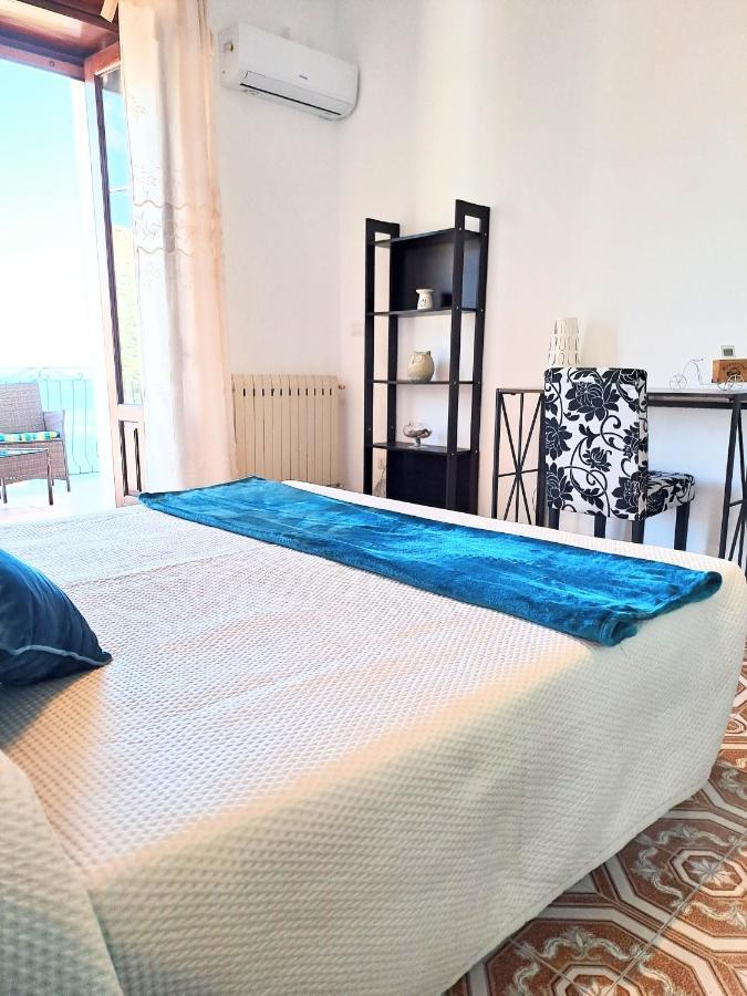 Tao Charming Apartment Таорміна Екстер'єр фото