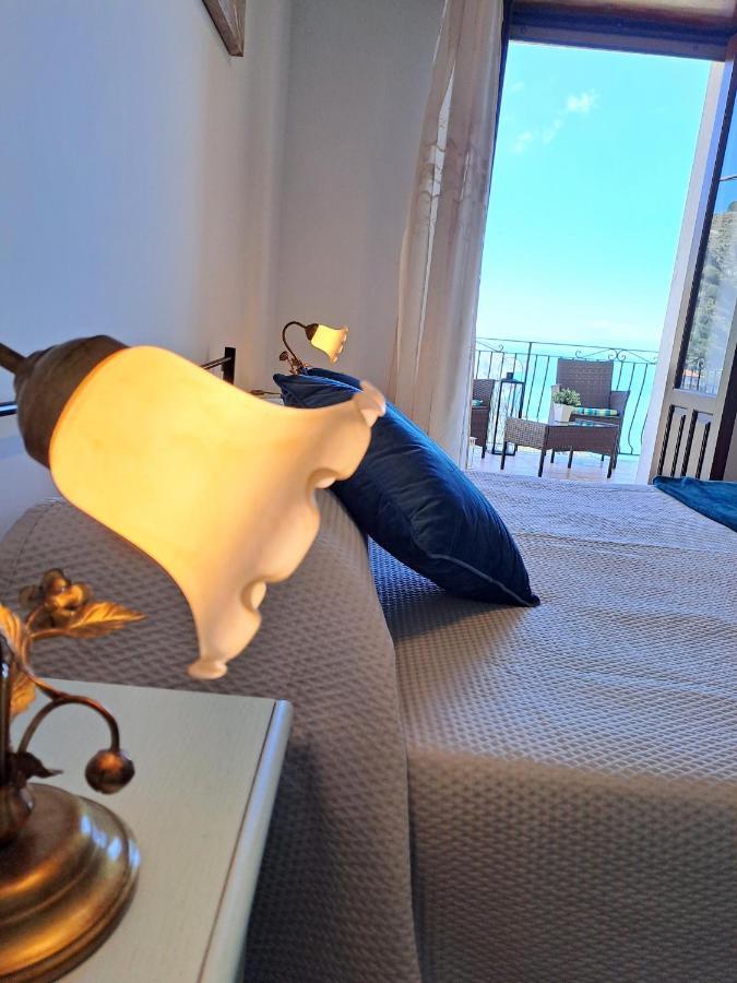 Tao Charming Apartment Таорміна Екстер'єр фото